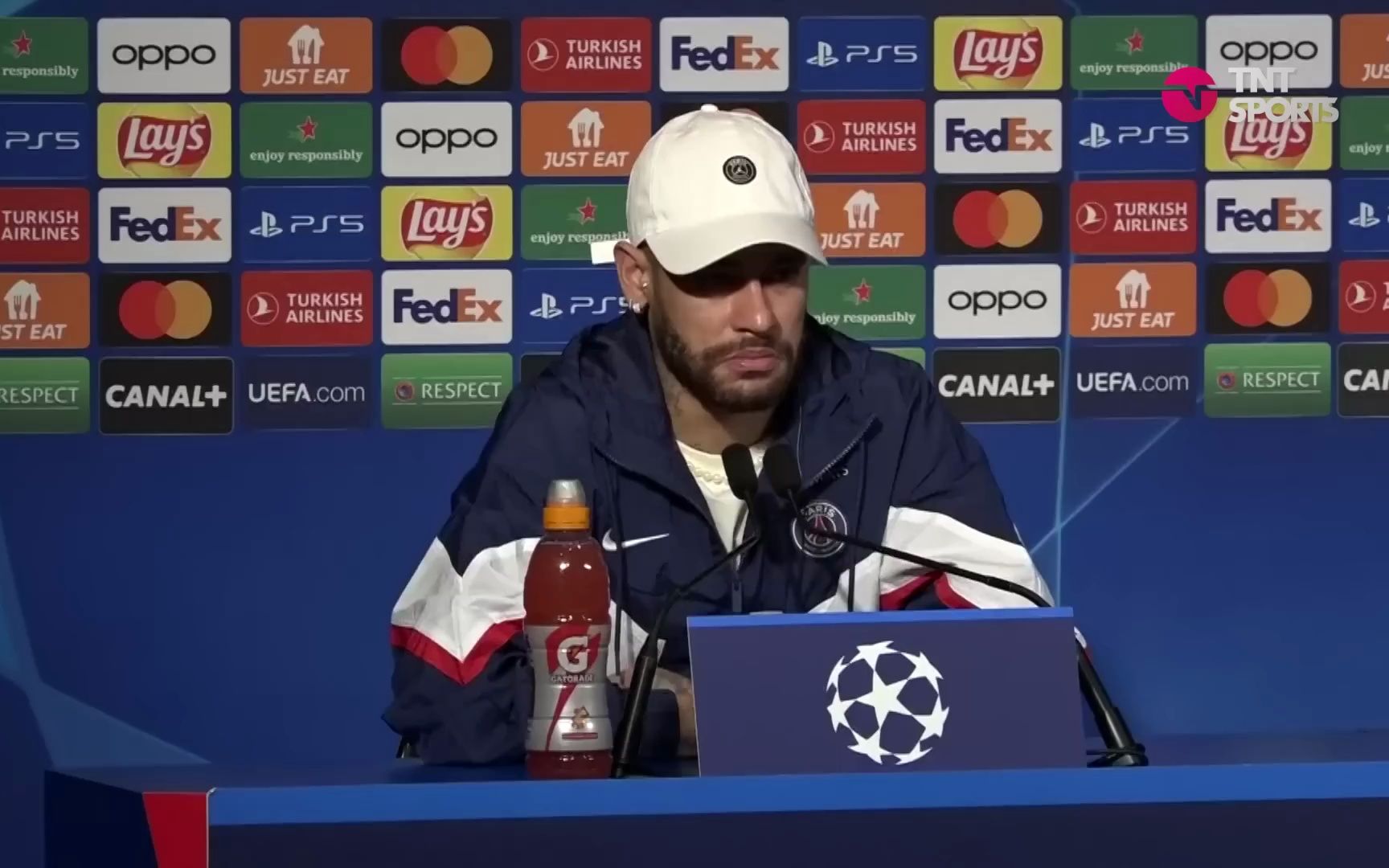 包含内马尔连续三场比赛得分超过精彩发挥，拜仁挑战极限！的词条